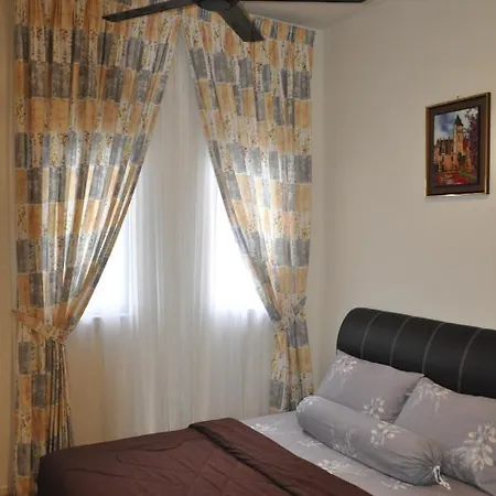 Amysity Homestay: Modern Living Near Bangi Sentral Hub Exterior photo