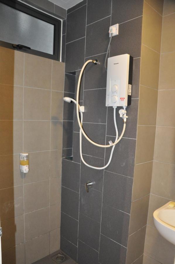 Amysity Homestay: Modern Living Near Sentral Hub Bangi