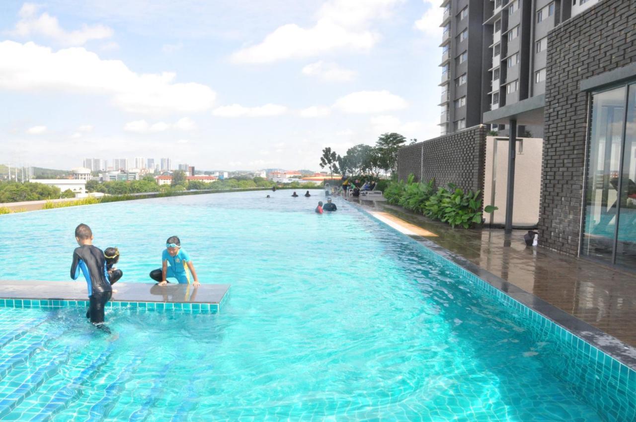 Amysity Homestay: Modern Living Near Sentral Hub