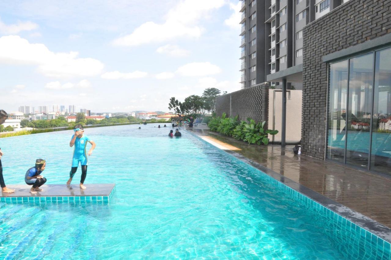 Amysity Homestay: Modern Living Near Sentral Hub * Bangi