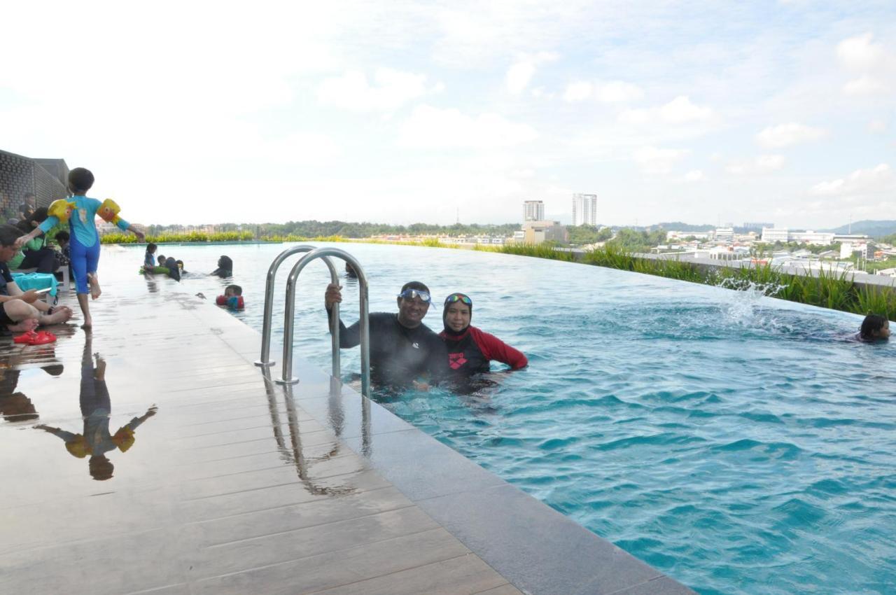 Amysity Homestay: Modern Living Near Sentral Hub * Bangi