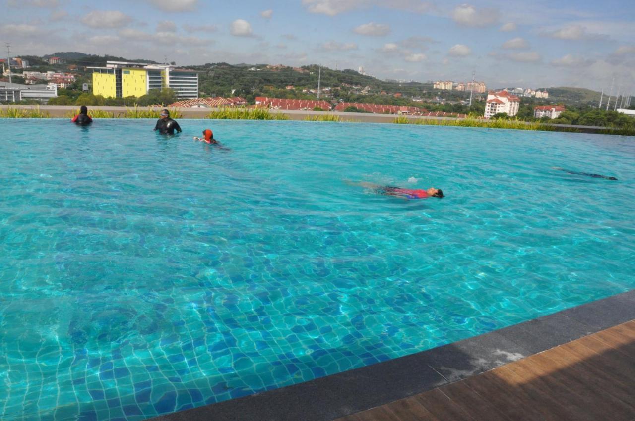 Amysity Homestay: Modern Living Near Sentral Hub *